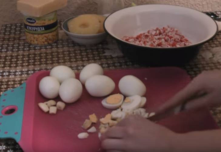Вкуснейшие салаты с креветками и ананасом