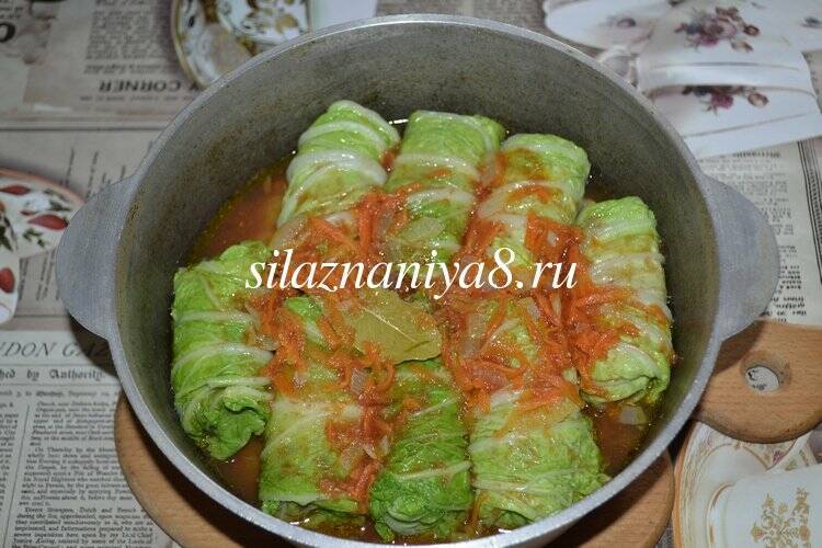 Вкусные голубцы из пекинской капусты с мясным фаршем, приготовленные в духовке по простым рецептам