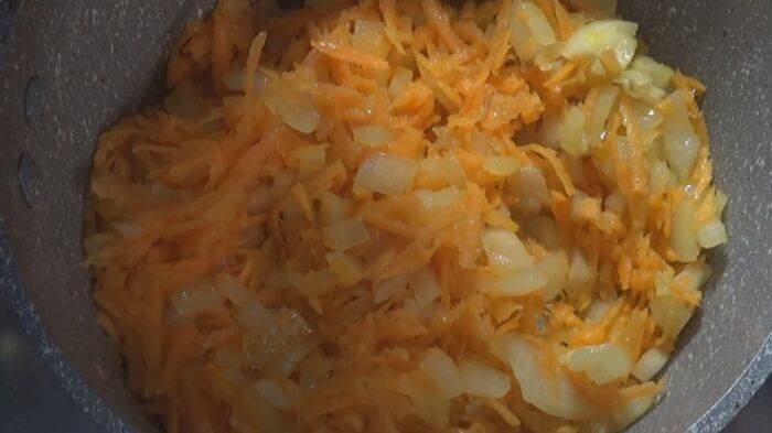Заливной пирог с капустой на кефире в духовке