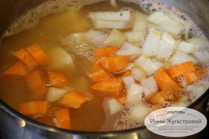 Сырный суп с креветками и крабовыми палочками
