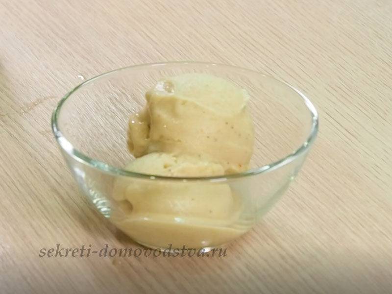 Мороженое из банана в домашних условиях, молока, сливок, какао, клубники, кефира
