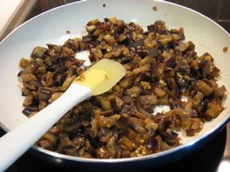 Башенки из баклажанов с помидорами и сыром