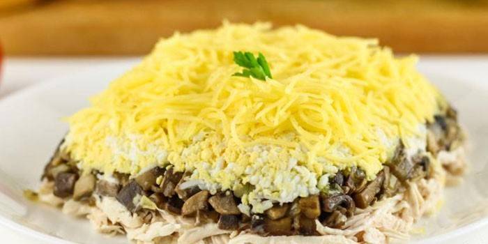 Вкусные салаты с грибами. 7 простых и подробных рецептов на день рождения и новый год