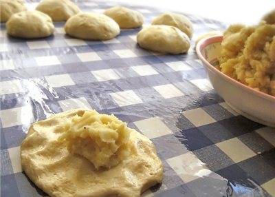 Пирожки с картошкой, испечённые в духовке