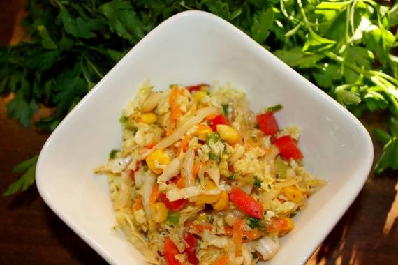 Салат из пекинской капусты