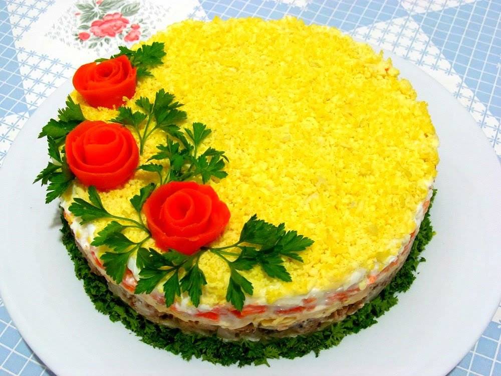 20 вкусных салатов с тунцом, которые удивят ваших гостей