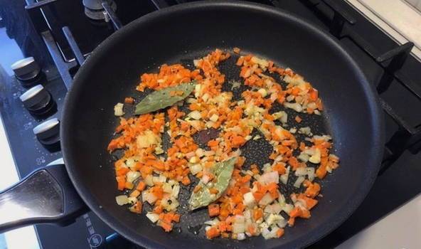 Как сварить вкусный и прозрачный бульон из курицы - пошаговые рецепты с фото