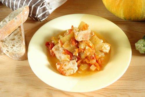 Рыба в сливочном соусе с овощами в мультиварке