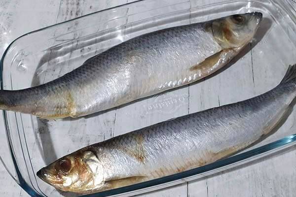 Как солить селедку в домашних условиях быстро и вкусно? простые и самые вкусные рецепты засолки сельди