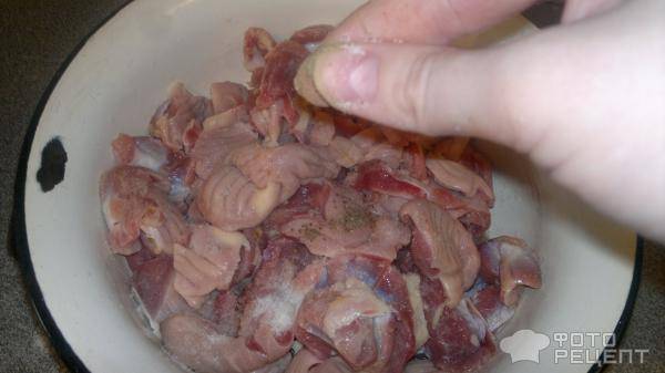 Вкусные тушеные куриные желудки