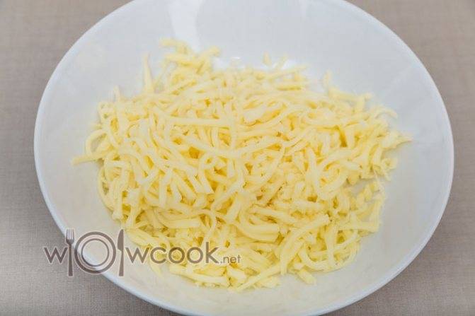 Пицца с ананасами
