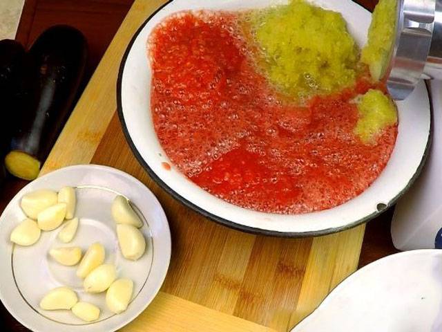 Башенки из баклажанов с помидорами и сыром