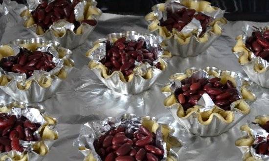 Пирожное школьное (глазированная песочная полоска с повидлом)