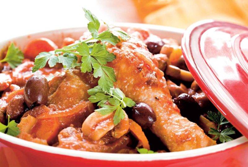 Фрикасе из курицы с шампиньонами по классическому рецепту
