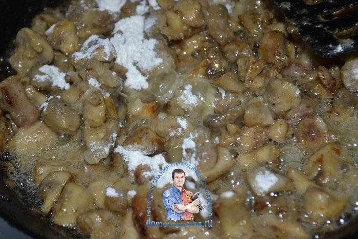Жульен в картошке с грибами и сыром