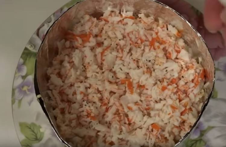 Салат с курицей и ананасами: классические рецепты очень вкусных салатов