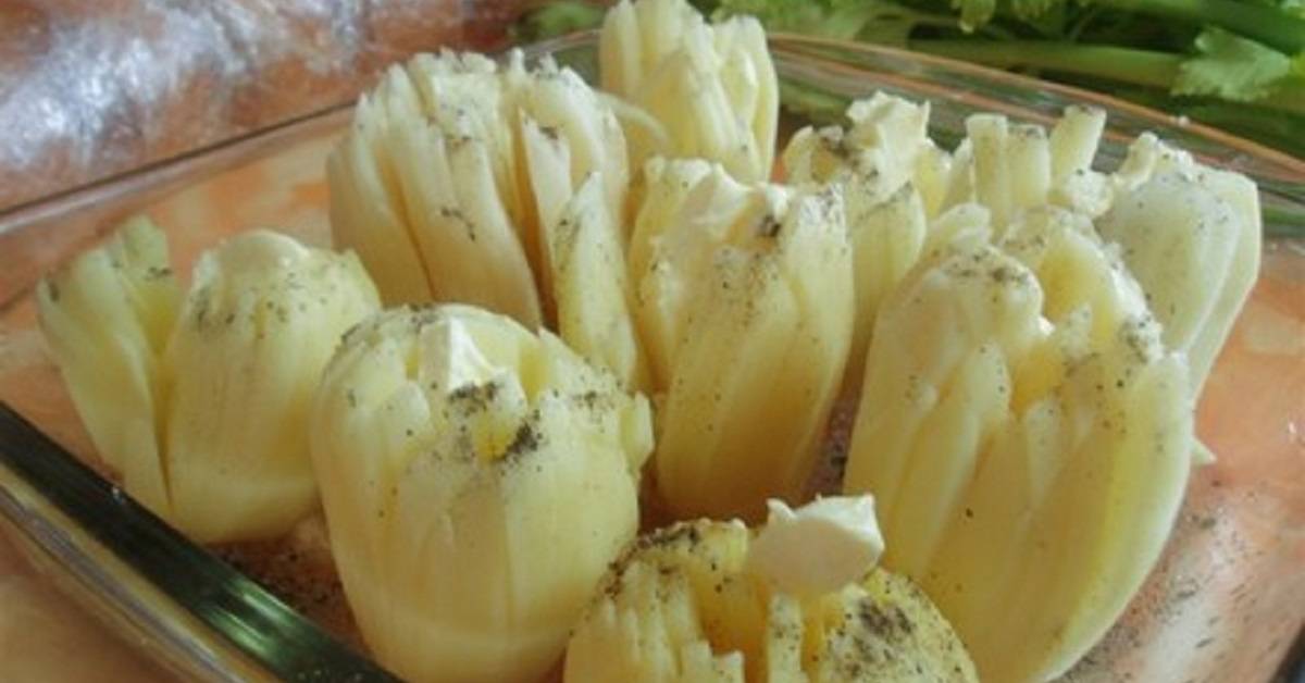 Золотистая картошка, запеченная дольками, по-деревенски в духовке — лучшие рецепты и секрет хрустящей корочки