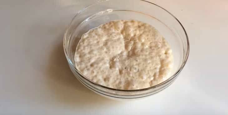 Пышные и легкие оладьи на молоке и дрожжах