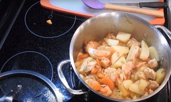 Овощное рагу со свининой в мультиварке с незабываемым вкусом!