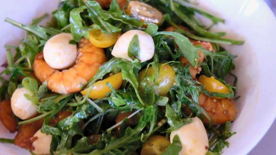 Помидоры черри, фаршированные креветками