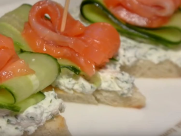 11 самых вкусных бутербродов с красной рыбой к новогоднему столу