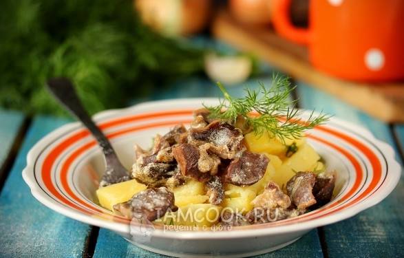 Вкусные тушеные куриные желудки