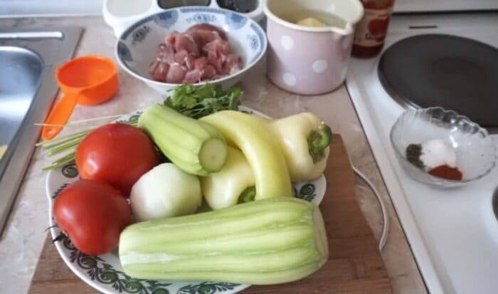 Овощное рагу со свининой в мультиварке с незабываемым вкусом!