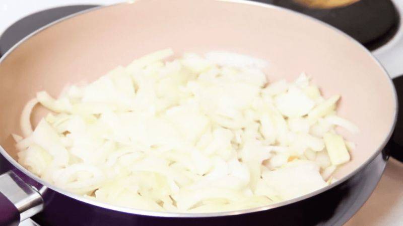 Жаркое по-домашнему из свинины и картофеля: 9 популярных рецептов