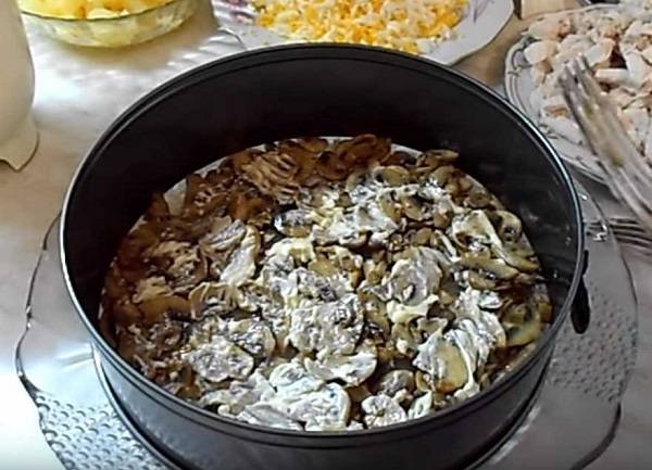 Салаты с ананасами