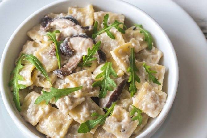Макароны с мясом и грибами