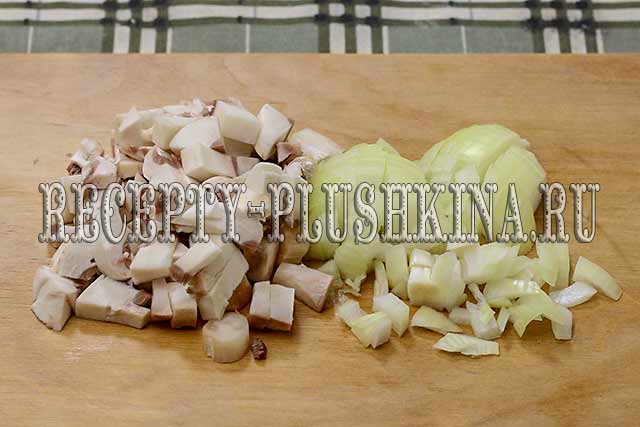 Фаршированные шампиньоны в духовке с сыром и ветчиной