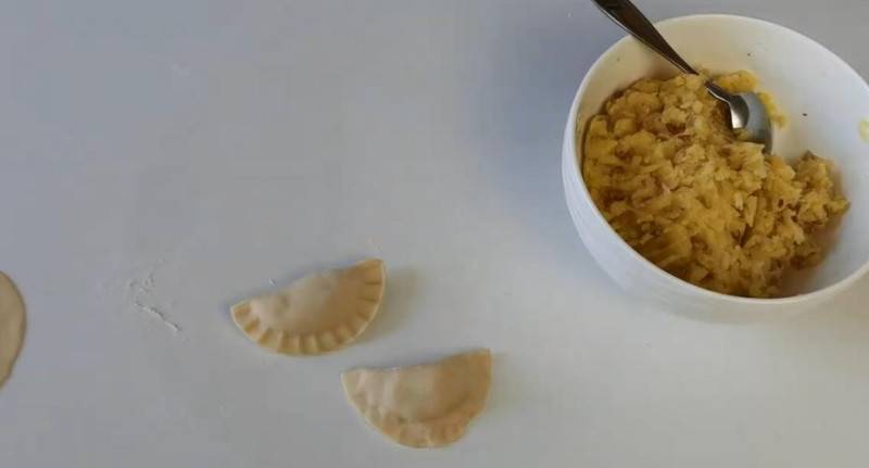 Вареники с картошкой и салом