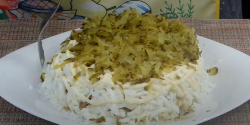 Салат с консервированным тунцом. 9 очень вкусных рецептов с фото