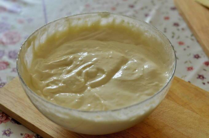 Пирог «шарлотка» с яблоками и бананом