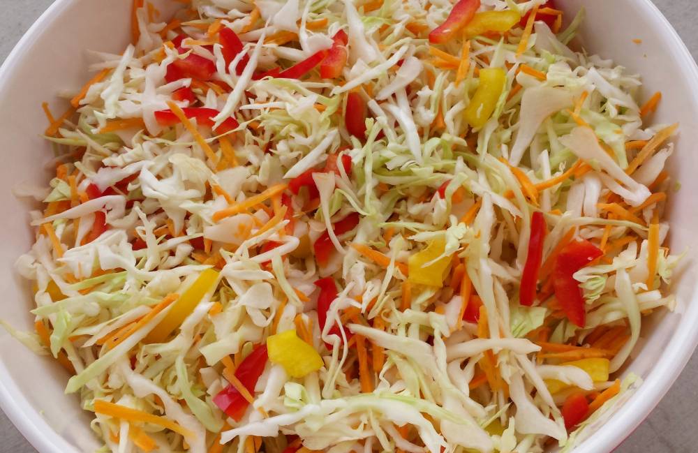 Салаты из свежей капусты, рецепты простые и вкусные