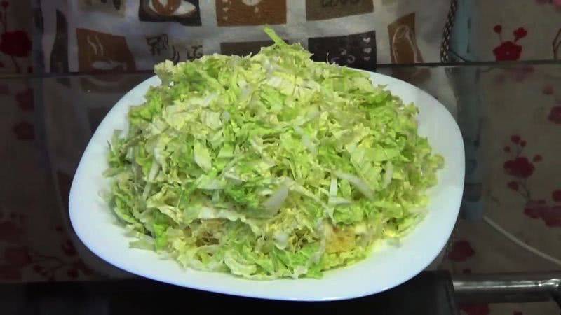 10 вкусных рецептов салата с копченой курицей