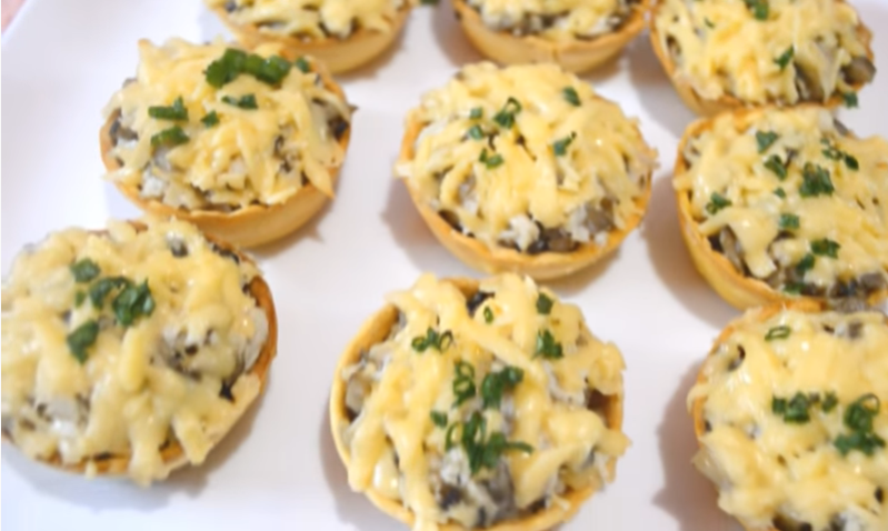 Простые и вкусные закуски на праздничный стол. 11 пошаговых рецептов приготовления