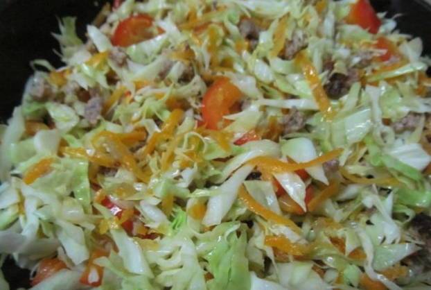 Тушеная капуста с фаршем