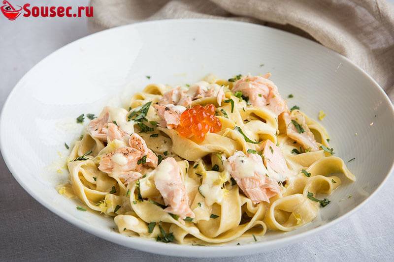 Макароны с сыром фета и овощами