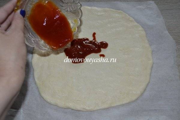 Пицца с ананасами