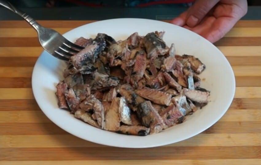 9 рецептов заливного пирога с красной рыбой (много вариантов начинки)