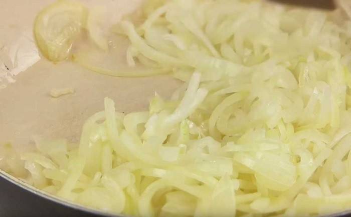 Говяжья печень с картошкой и сыром в духовке