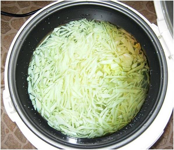 Вкусный борщ можно приготовить и в мультиварке: рецепт с фото