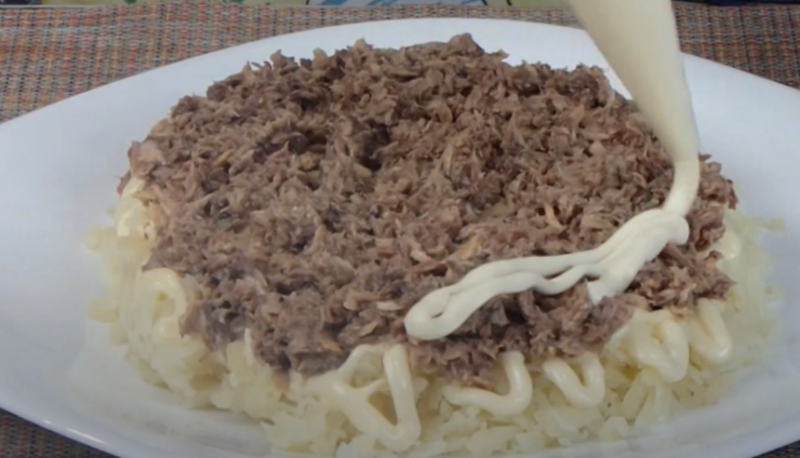 Салат с консервированным тунцом. 9 очень вкусных рецептов с фото