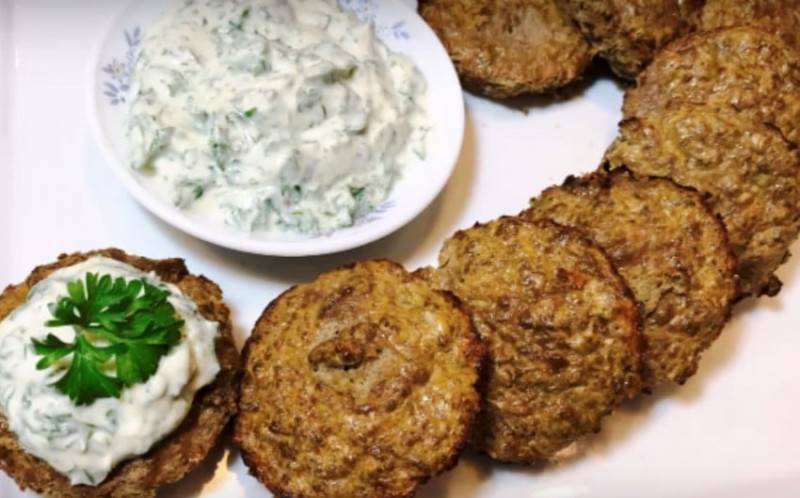 Пышные оладьи: на кефире, молоке и воде, с добавлением дрожжей и соды