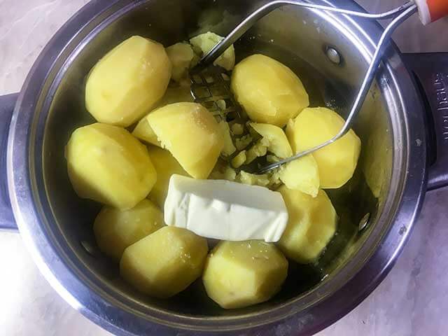 Картофельная запеканка с грибами в духовке