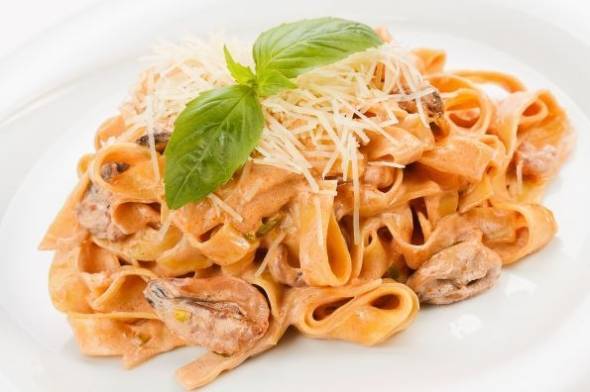 Паста с морепродуктами в сливочном соусе