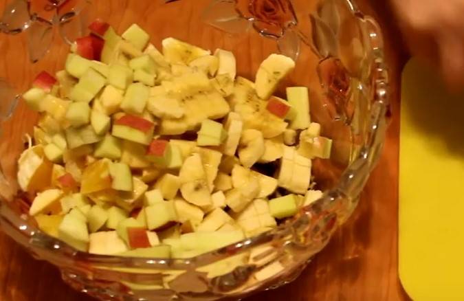 Салат «изумрудный браслет» с курицей и киви: рецепты, советы по приготовлению и оформлению