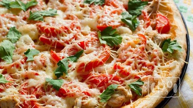 Пицца с ананасами