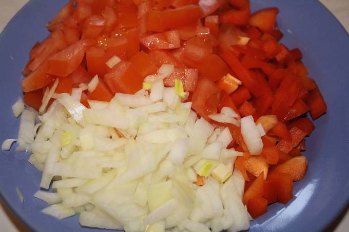 Баклажаны в духовке с помидорами и сыром